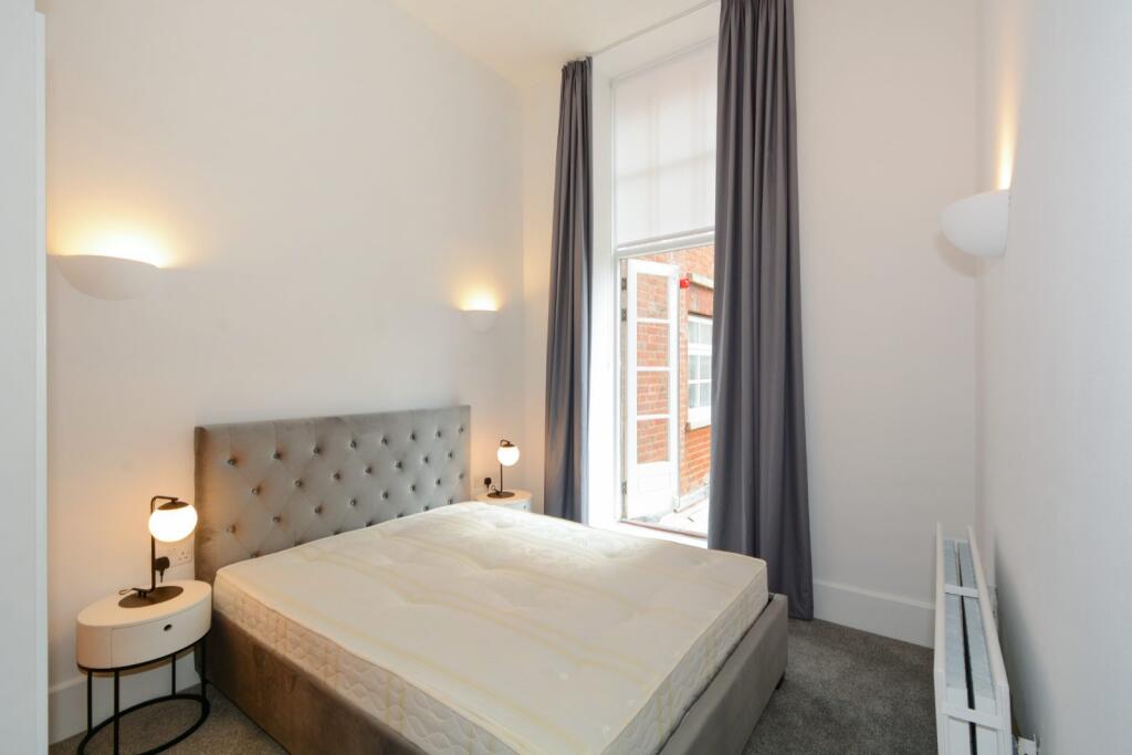 Apartment in London - More