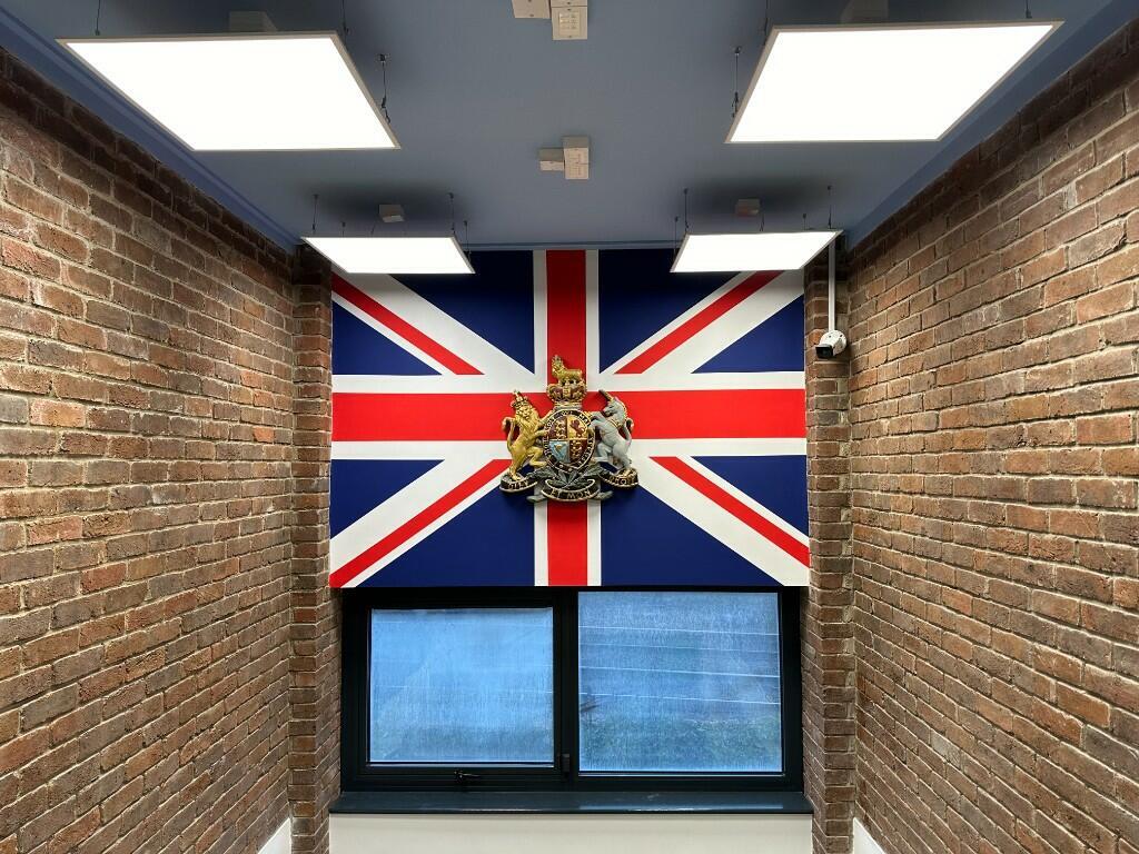 3rd Flr Crest