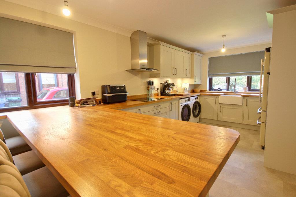 House in Hull - View 5