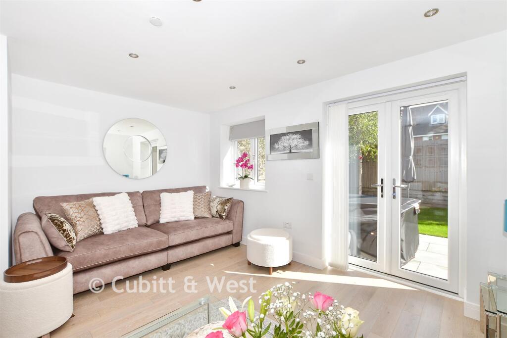 House in Redhill - View 4