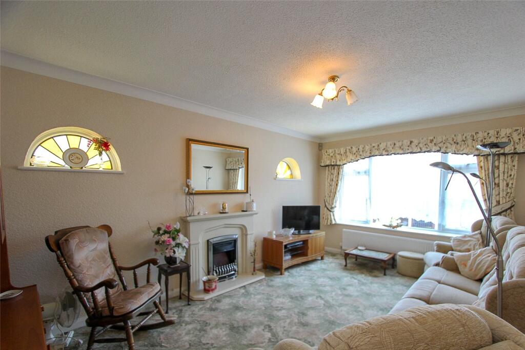 The Fairway, Leigh-on-Sea, Essex, SS9 photo 2
