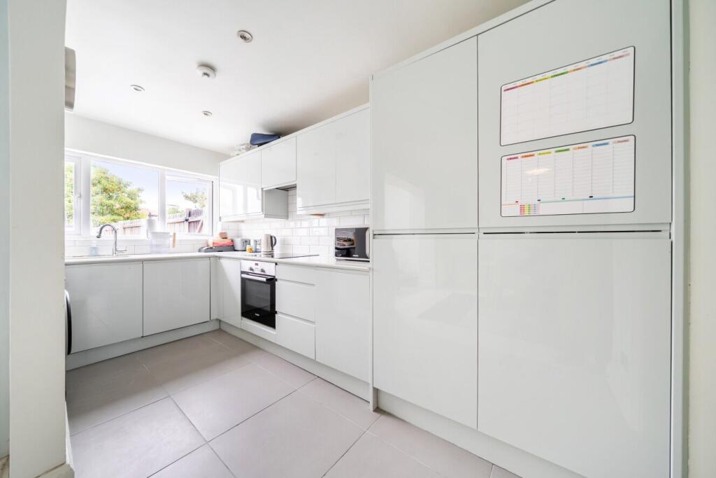 House in London - View 2