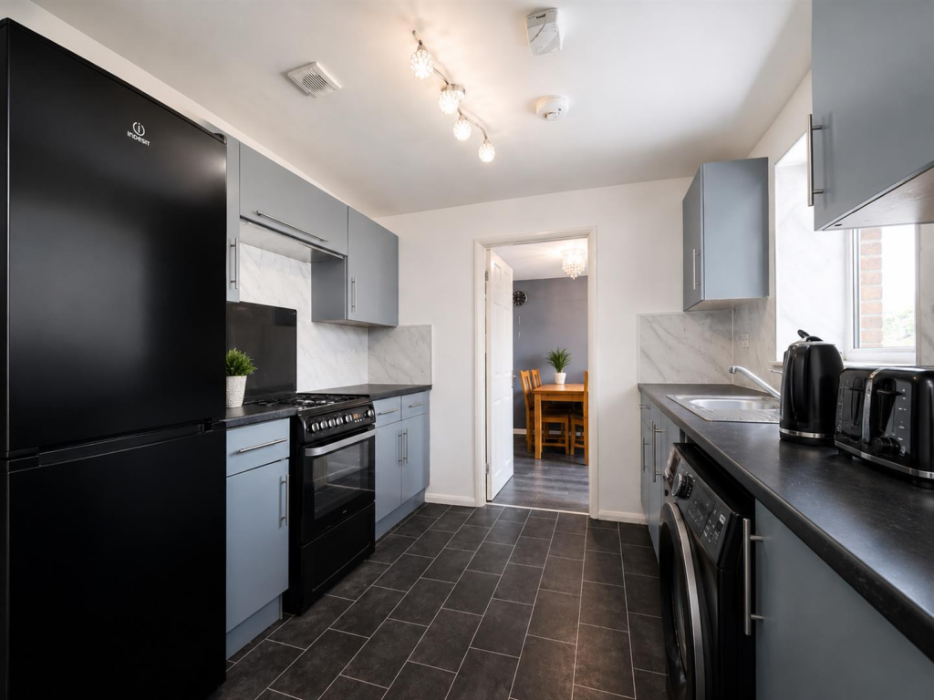 House in Hemel Hempstead - More