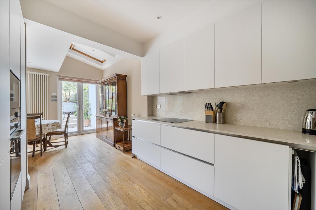 House in London - View 5