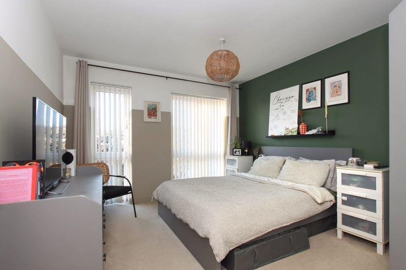 Apartment in Dacorum, Hertfordshire - View 4