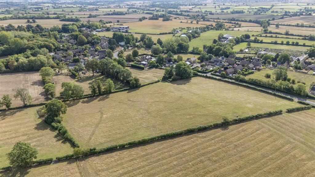 House in Northampton, Weston and Weedon - View 4