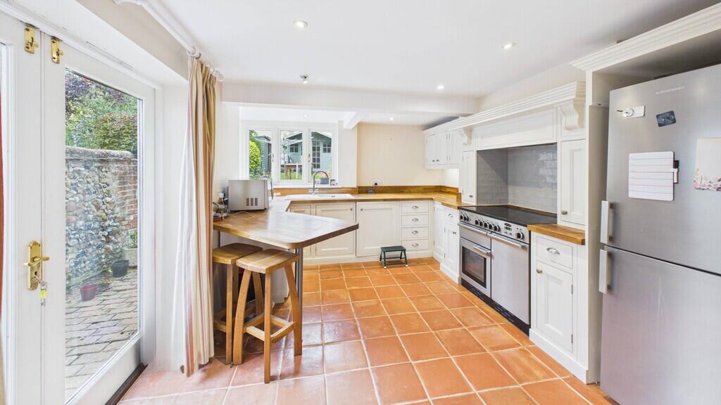House in Bury St Edmunds, Priors Estate - View 3