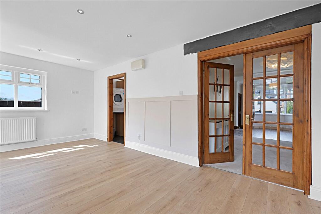 House in Stockton-on-Tees, Nunthorpe - More