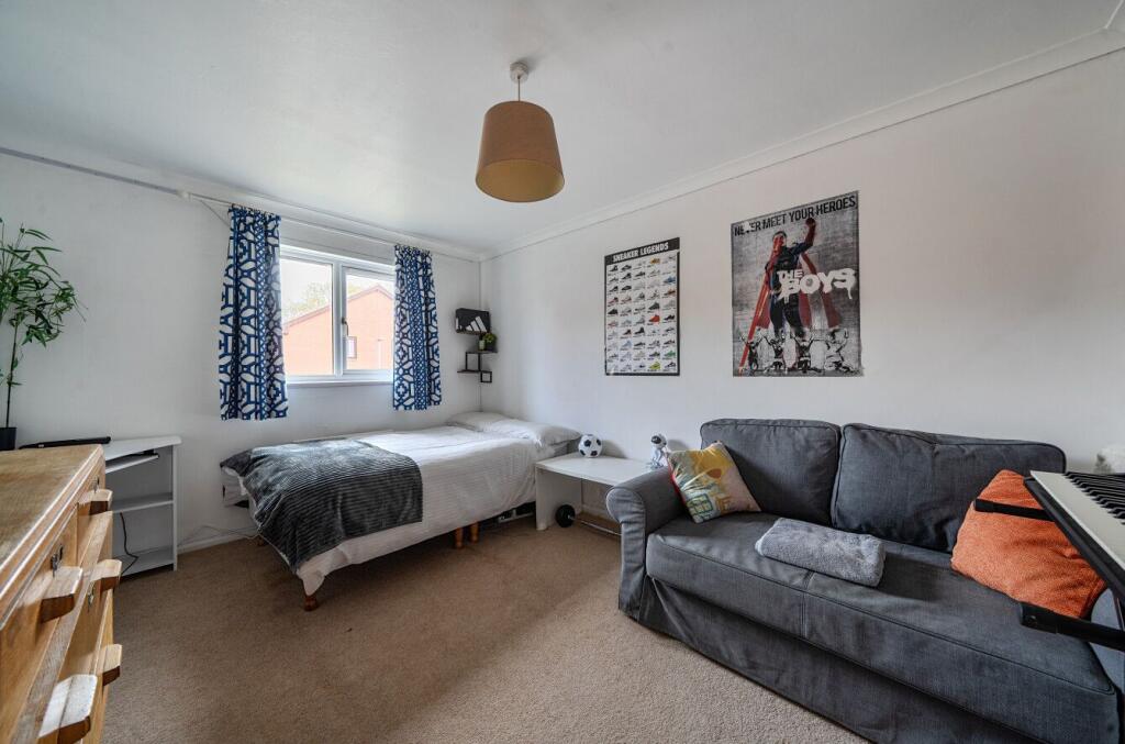 Pinwood Meadow Drive, Exeter - More