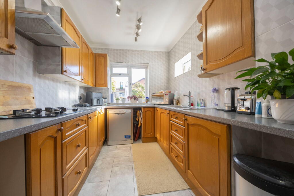 House in Gloucester - View 5