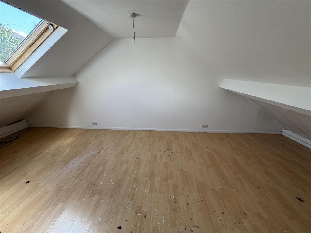 Main image of property: Leeming Lane South, Mansfield Woodhouse, Mansfield