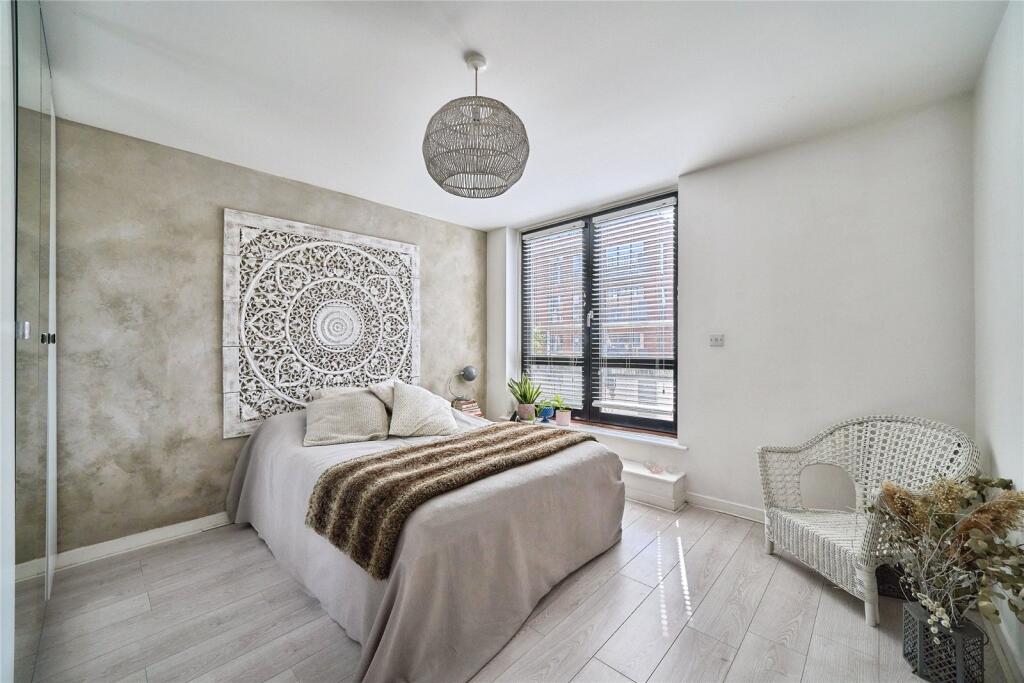 Apartment in London - More