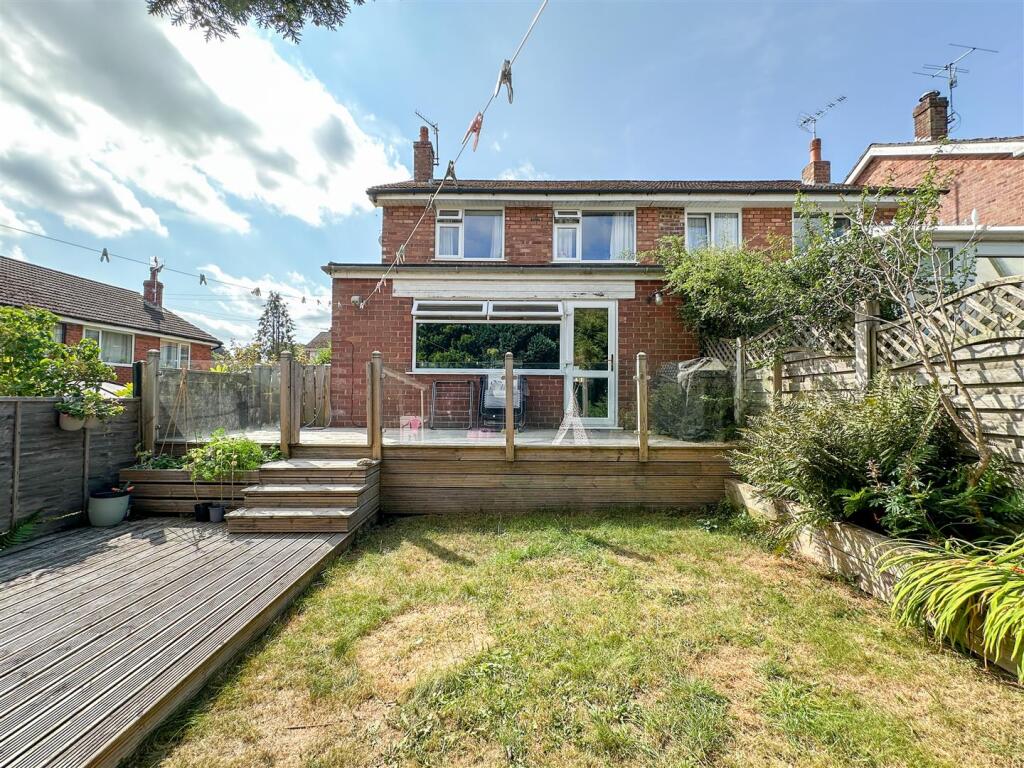 House in Stoke-on-Trent - View 2