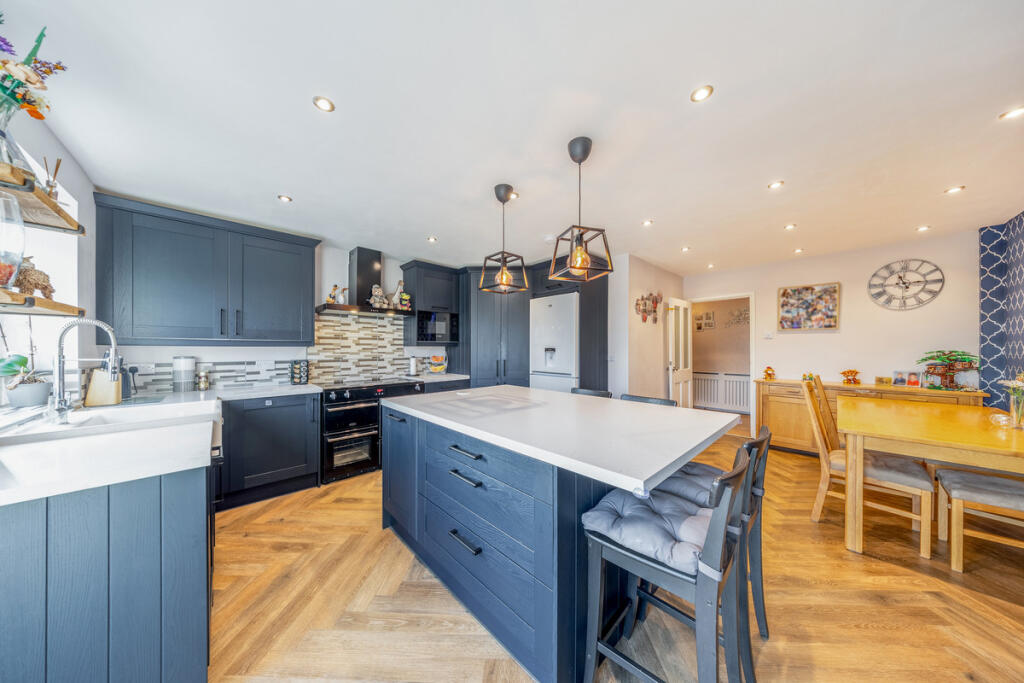 House in Three Mile Cross, Shinfield - View 2