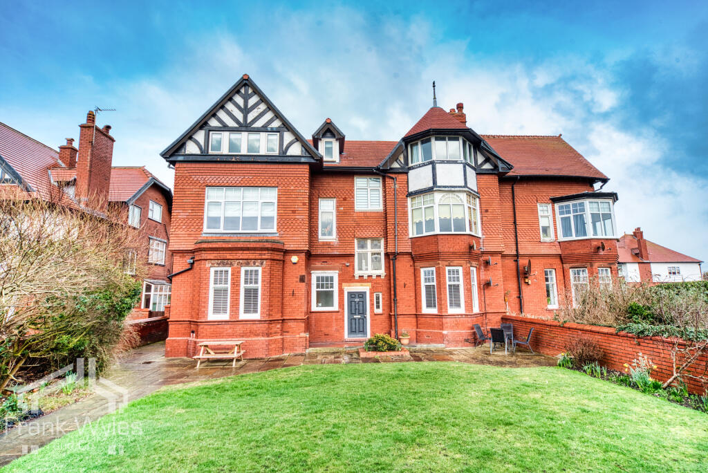 Main image of property: Flat 3, 233 Clifton Drive South, Lytham St. Annes, Lancashire
