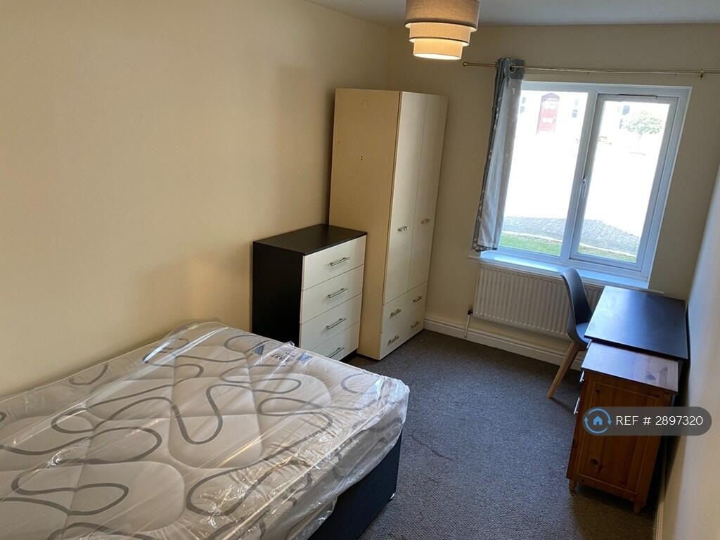 Apartment in Leeds - View 4