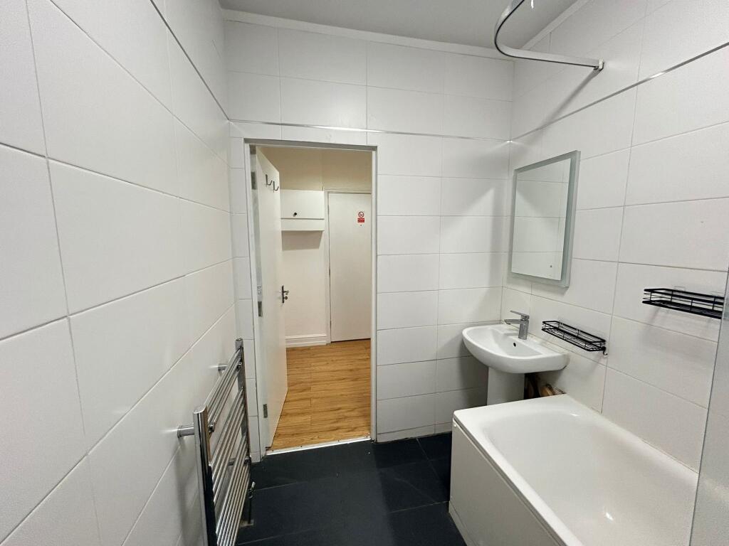 Apartment in London - More