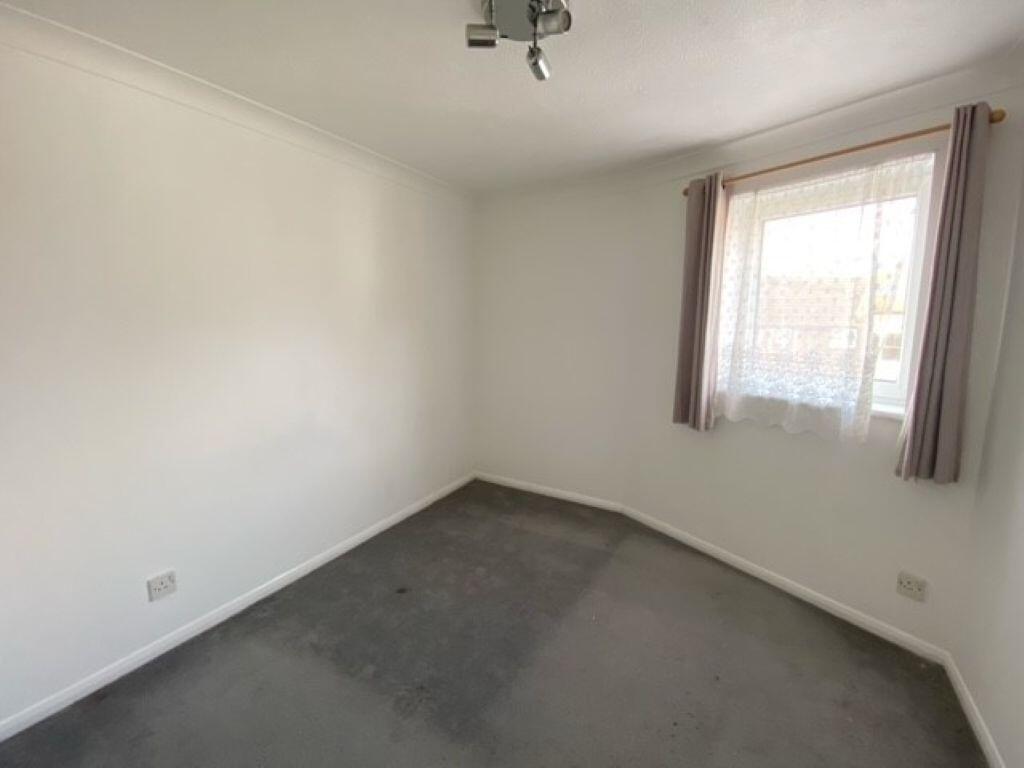 Apartment in Eastbourne, East Sussex - View 4