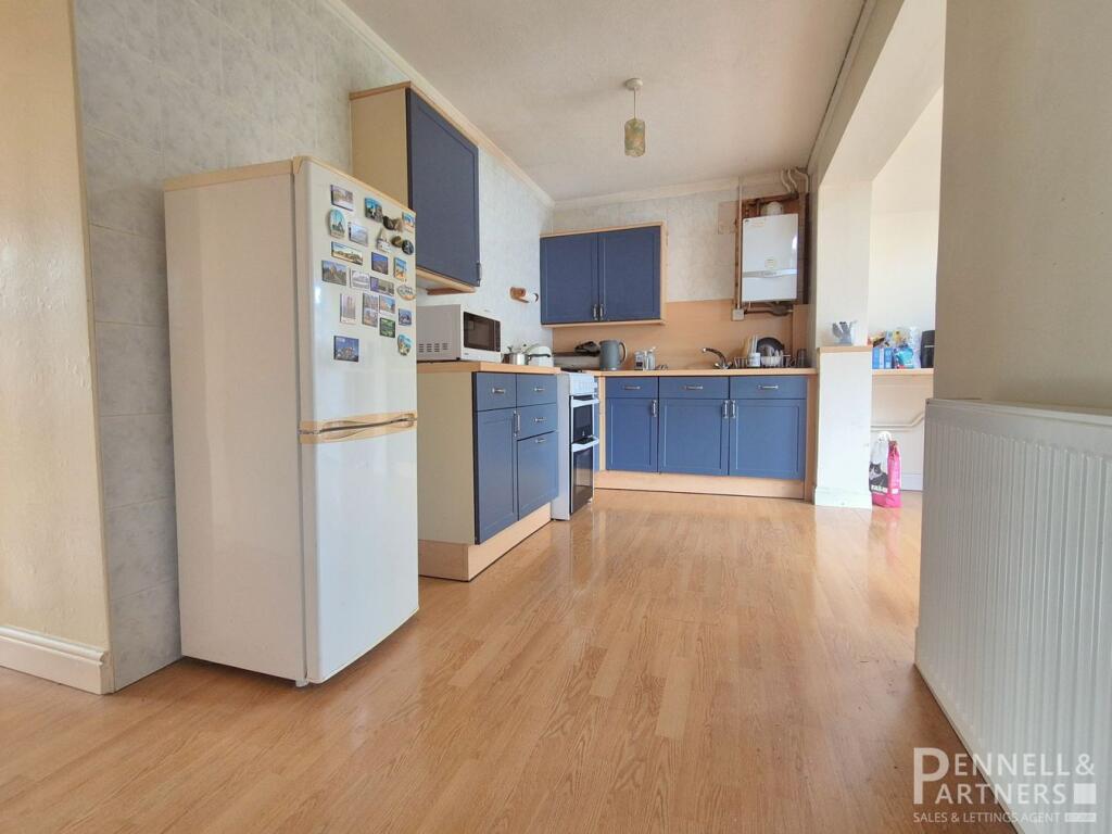 House in Peterborough, New Fletton - More