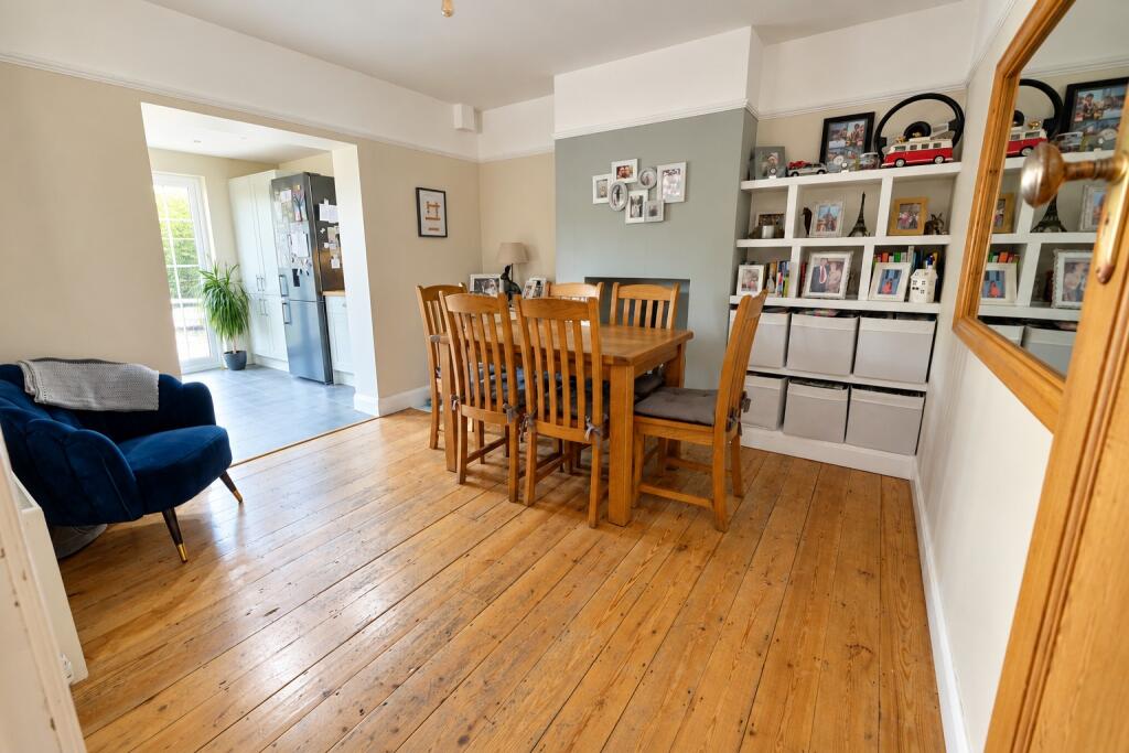 House in Southampton - More