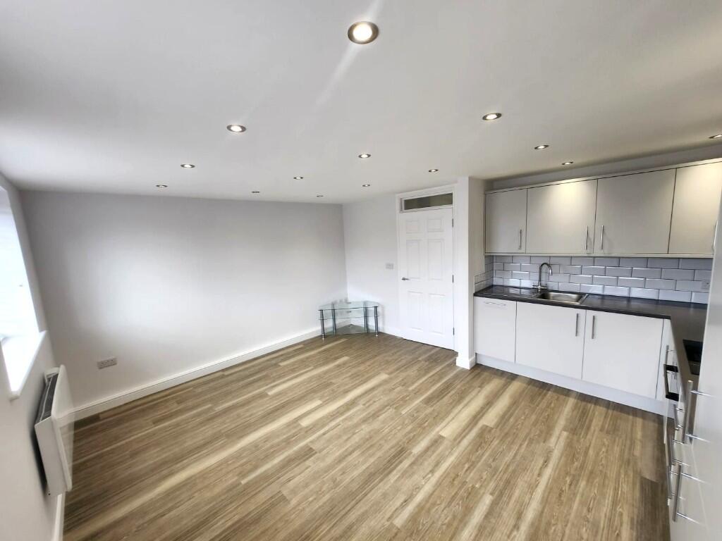 Apartment in St Albans - View 5