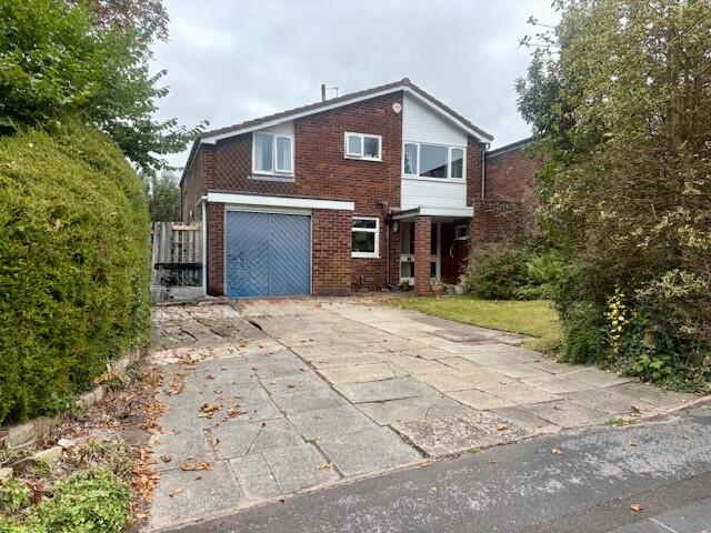 5-bed detached on Tynwald Drive, Appleton, £425,000