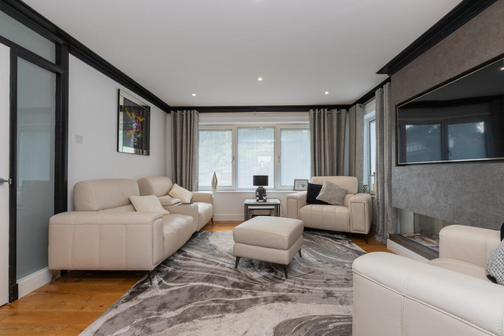 House in Paisley - More