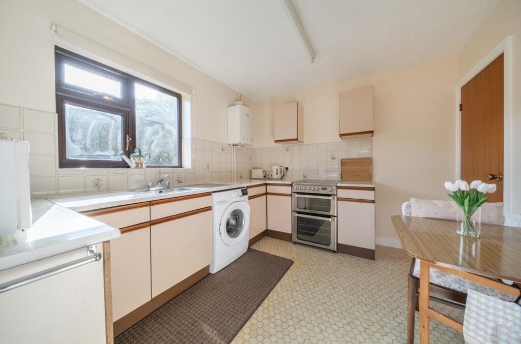 James Street, Selsey, PO20 - View 5