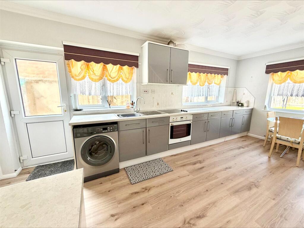 House in Swindon, Wroughton - More
