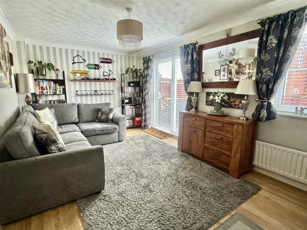 Brutton Way, Chard, Somerset, TA20 photo 2