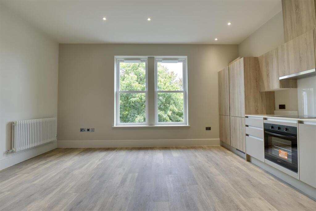 Apartment in Portsmouth - More