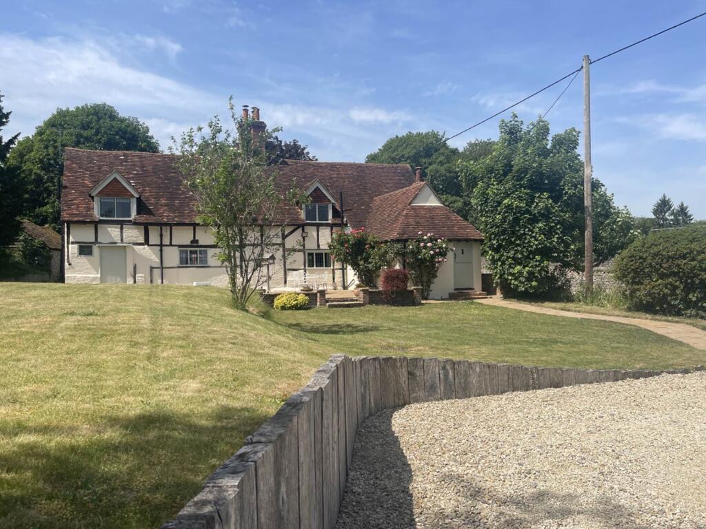 Main image of property: Moulsford, Oxfordshire - Walk to village green, pub/ restaurant, Moulsford & Cranford Schools