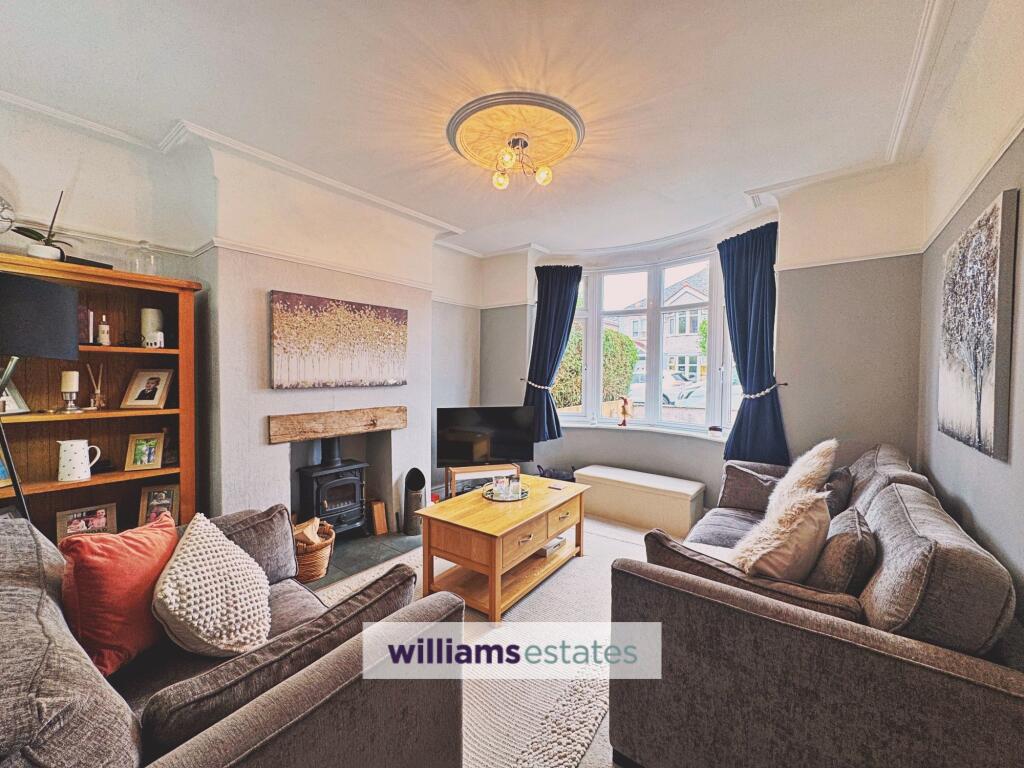 Clifton Grove, Rhyl, LL18 photo 3