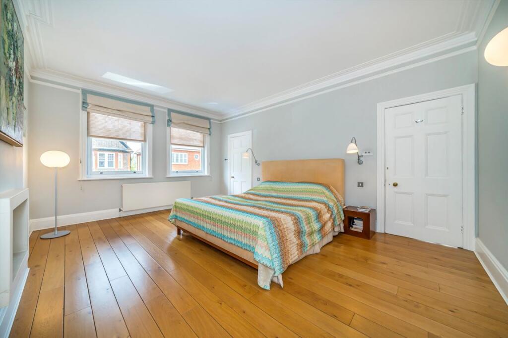 House in London, Wimbledon Village, Merton Park - View 4