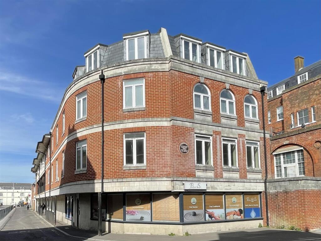 Main image of property: Gloucester Mews, Weymouth