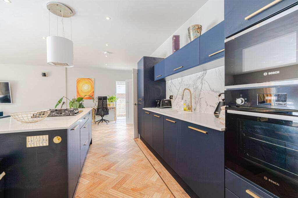 House in Holdenhurst, Iford, Jumpers Corner - View 5