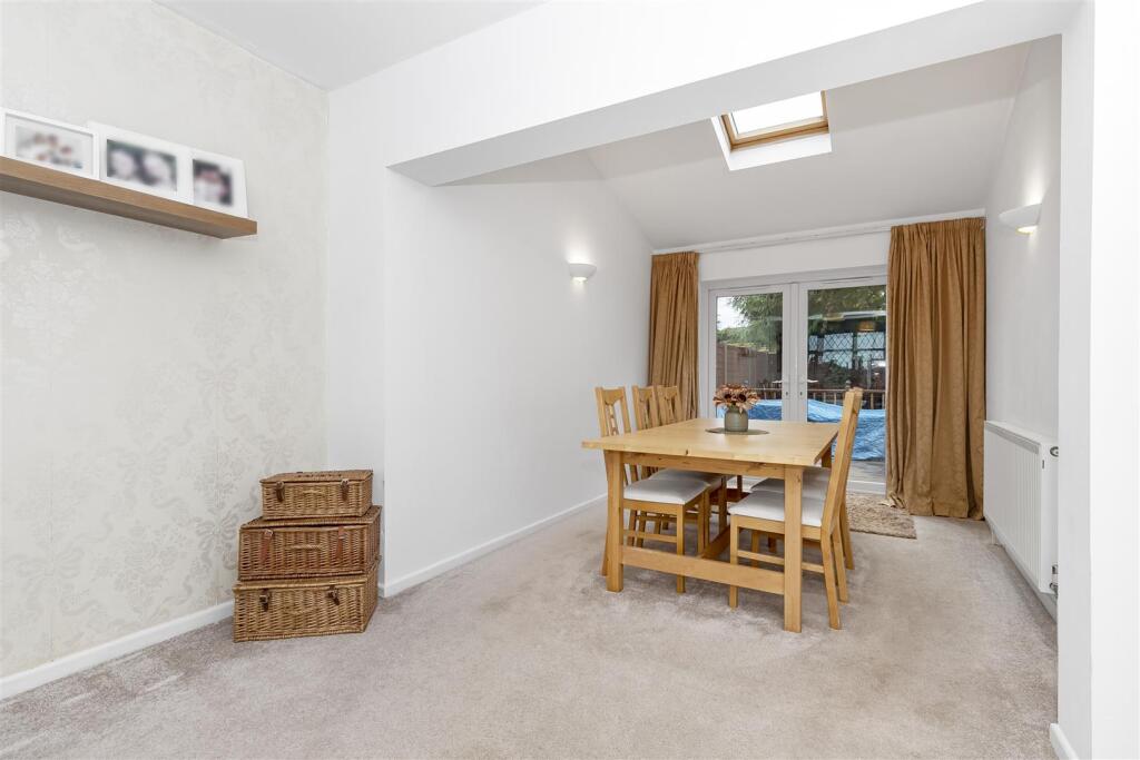 Lyndhurst Road, Keynsham photo 3