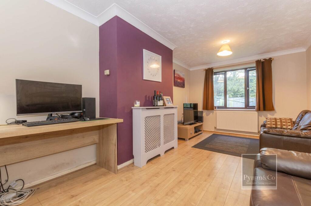 Roseville Close, Thorpe photo 4