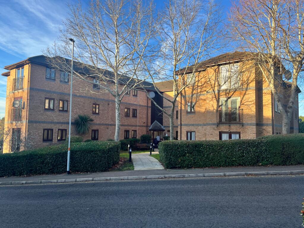 Main image of property: Primrose Hill, Town Centre, NN11 4GF