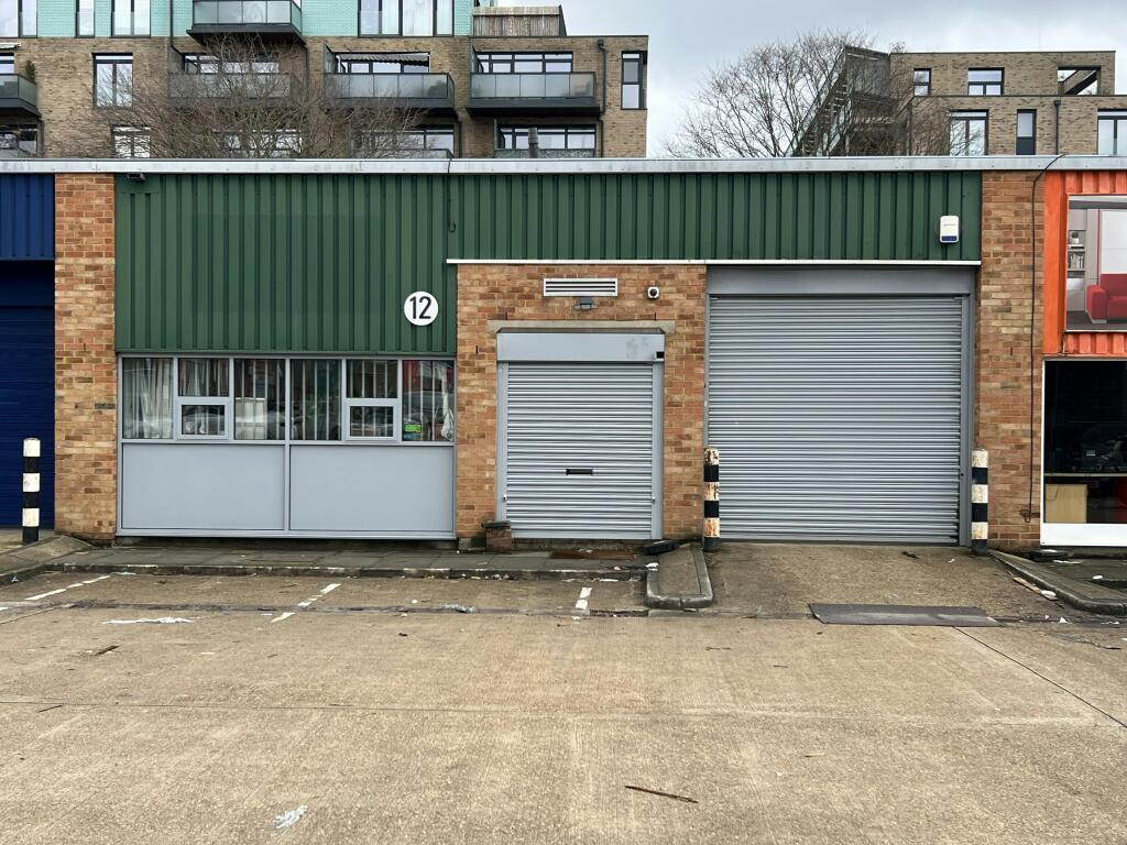 Unit 12 Roslin Square - Photo.jpeg