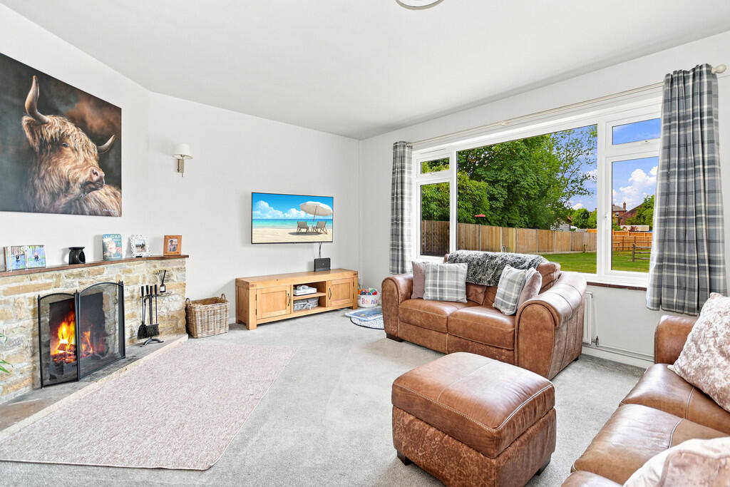 House in Tonbridge - More