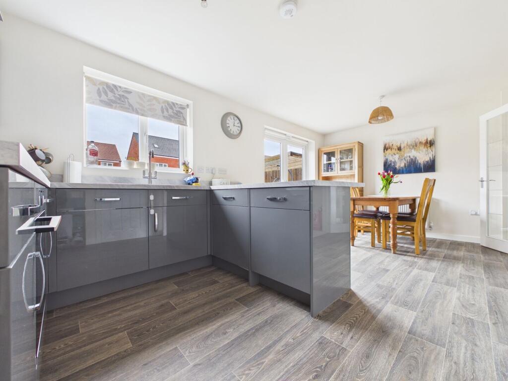 House in Newport - View 3