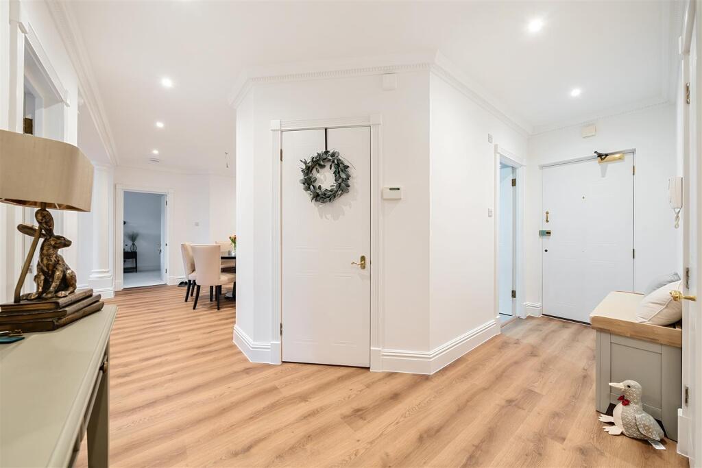 Apartment in Kingston upon Thames - View 5