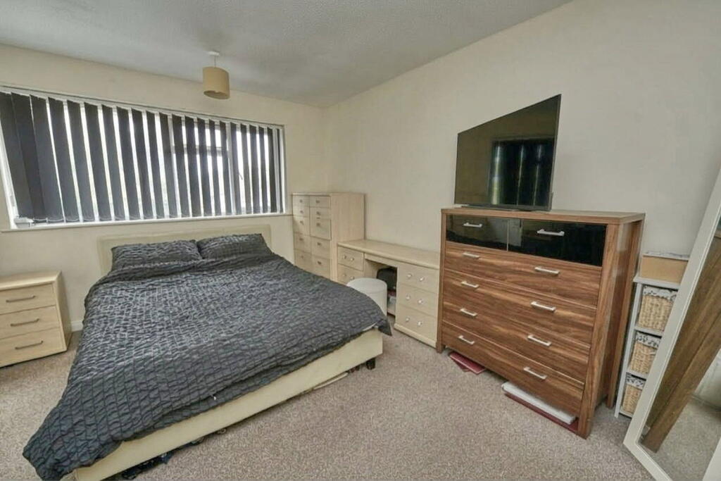 Apartment in Guildford - View 5