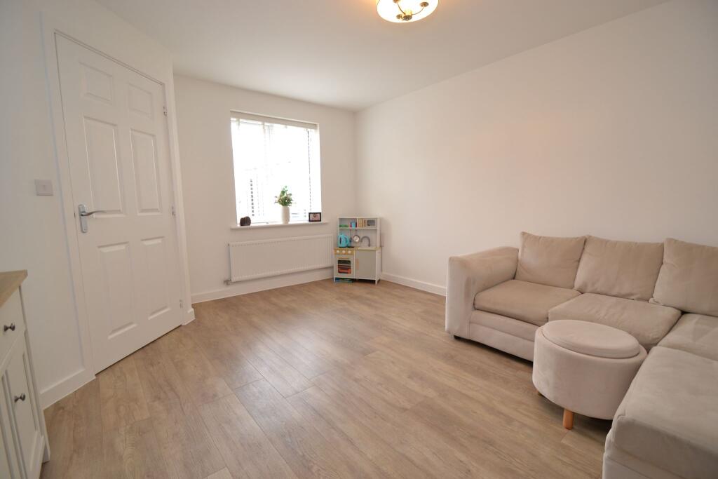 House in Bradford, West Yorkshire - View 2