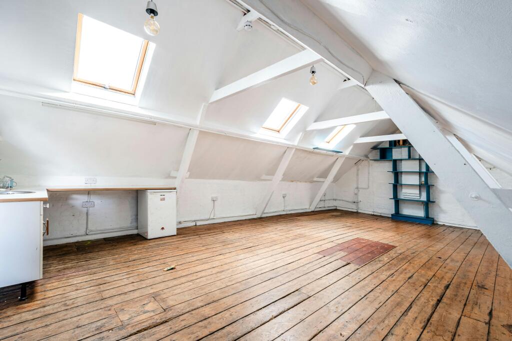 Mile End Rd 88 Unit 5  Low Res 10.jpg