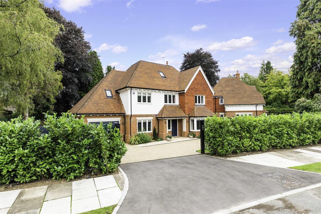 Main image of property: Russell Close, Walton On The Hill, Tadworth