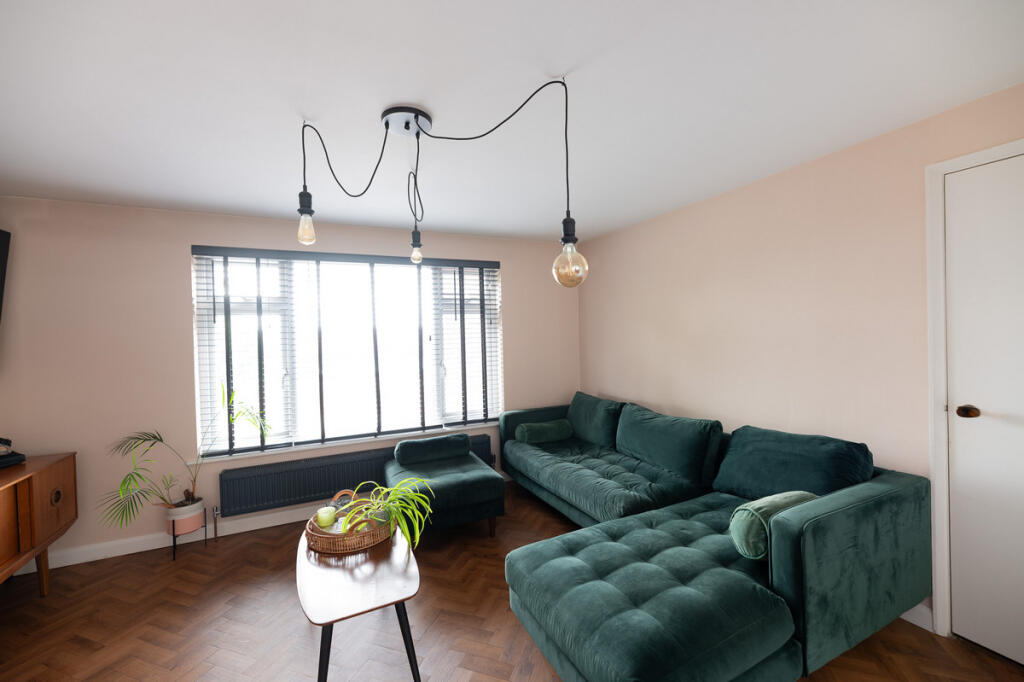 Apartment in Southend-on-Sea, Leigh-on-Sea - View 5