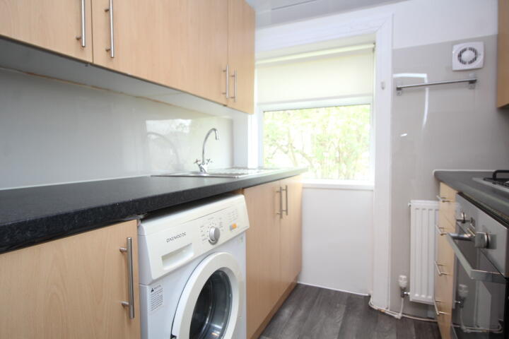 Apartment in Glasgow G73 2EG, South Lanarkshire - View 3