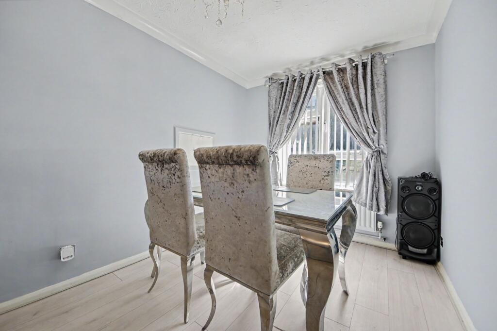House in Southampton - More